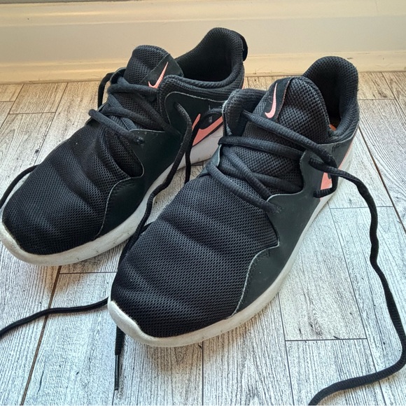 Nike Star Runner 4 Youth Black with Pink Stripe - Picture 3 of 8
